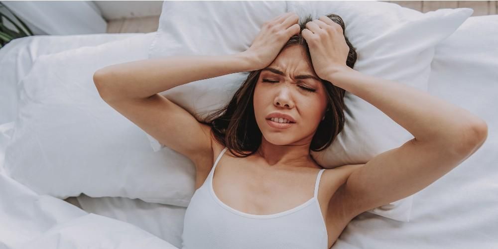 Die Ursachen von Kopfschmerzen im oberen Bereich kennen und wie man sie überwindet