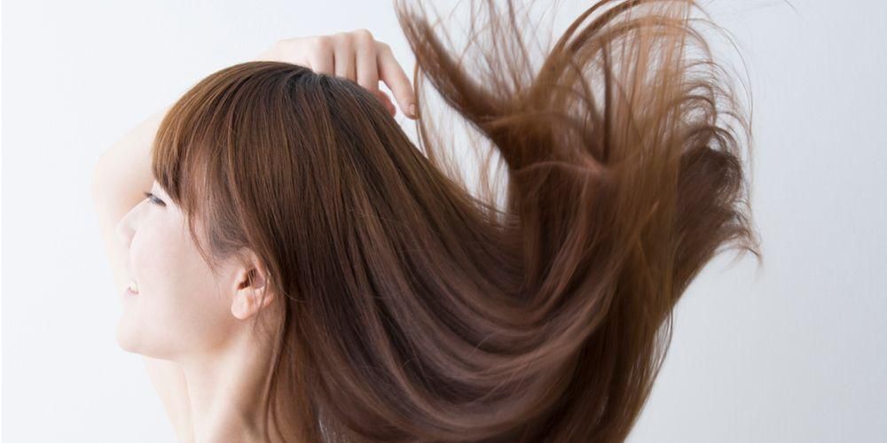 11 простих способів випрямити волосся природним шляхом в домашніх умовах