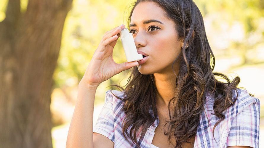 Légszomj az asztma miatt? Ismerje meg a funkciójának megfelelő asztmás spray típusát