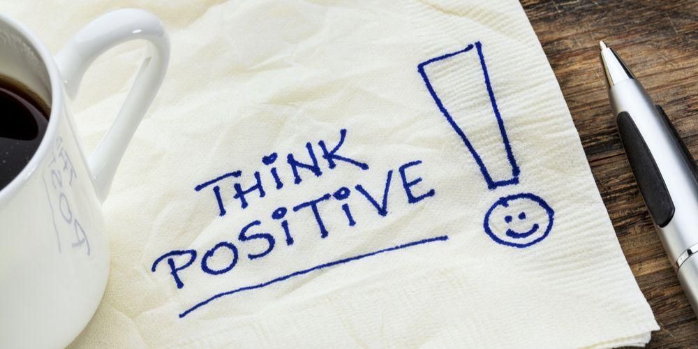 11 façons de penser positivement que vous devriez commencer à faire