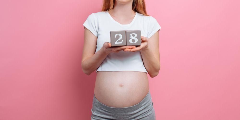 W 28. tygodniu ciąży dzieje się to z matką i płodem