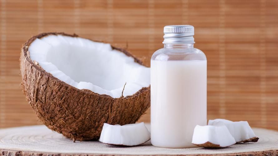 모발용 코코넛 밀크의 이점과 안전하게 사용하는 방법