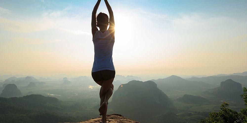 12 mișcări yoga și modul corect de a o face