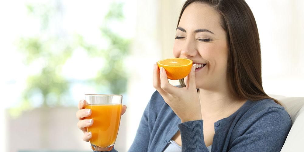 보충제를 대체하는 8가지 천연 비타민 C 음료