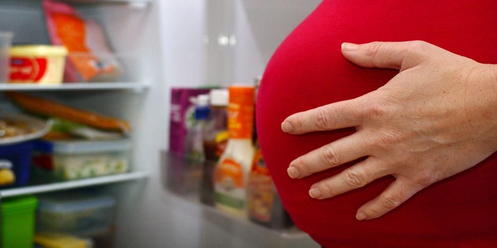 De feiten achter de mythe van zwangere vrouwen die pittig eten