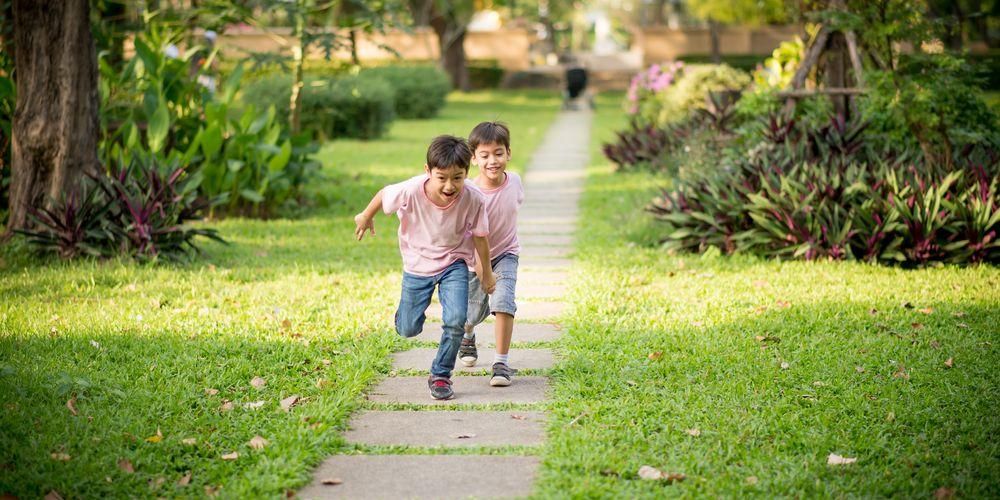 8 façons de surmonter efficacement les enfants hyperactifs pour les parents