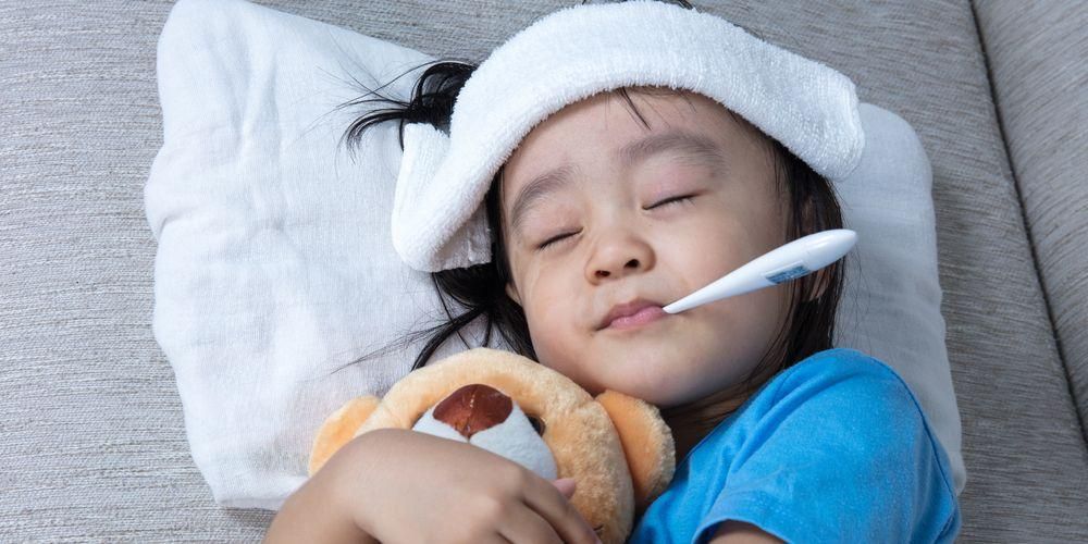7 maladies qui causent souvent de la fièvre chez les enfants