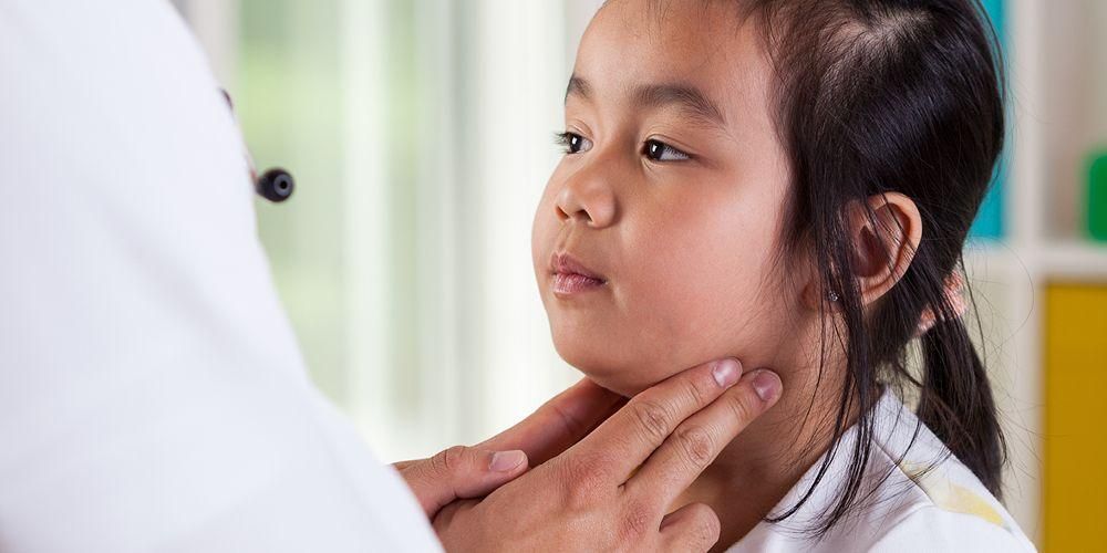 Einfache und effektive Möglichkeiten zur Behandlung von Mumps bei Kindern