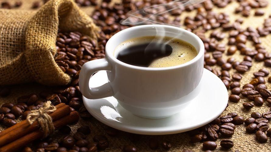 건강을 위한 설탕이 없는 블랙 커피의 무수한 이점
