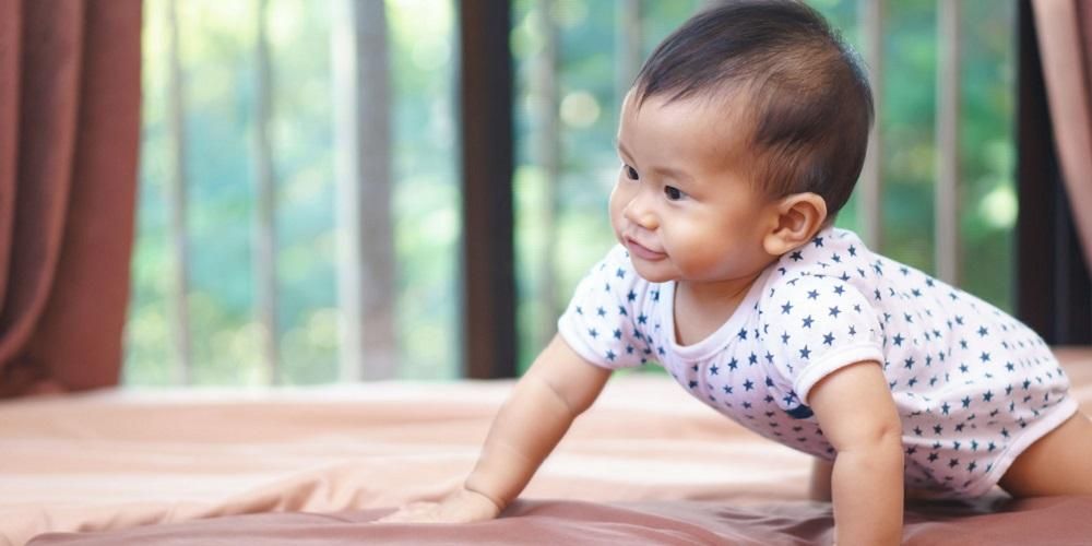 Beba od 7 mjeseci ne može sjediti, trebaju li se roditelji brinuti?