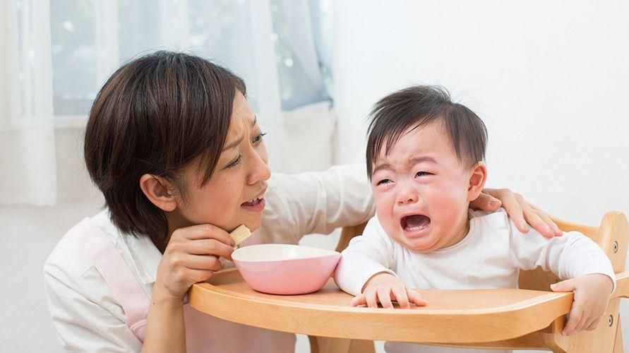 4 Ursachen für das Erbrechen von Babys aus der Nase, die Eltern kennen müssen