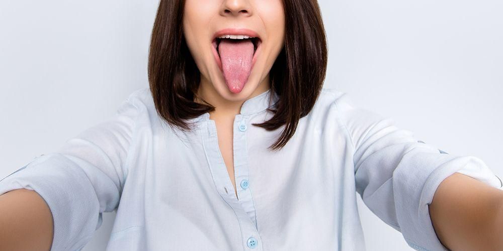 Німіє язик, може виникнути через алергію на інсульт