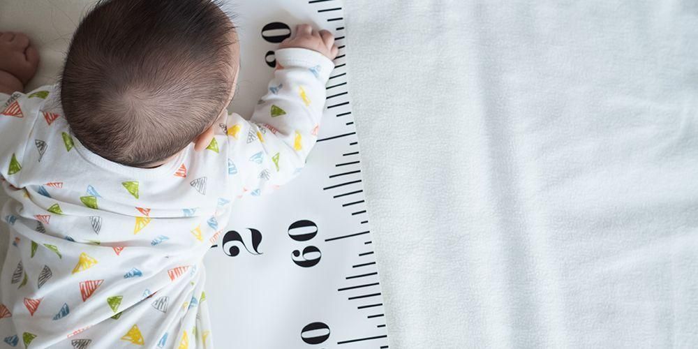 La altura ideal del bebé según la edad de crecimiento.