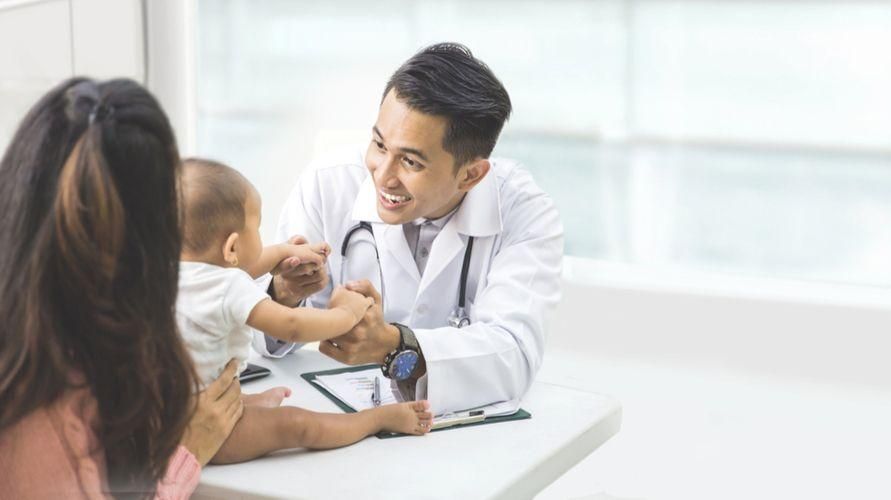 El papel del pediatra, también conocido como médico pediatra para la salud del bebé