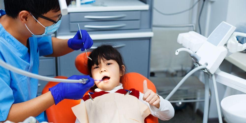 Vad är skillnaden mellan en pediatrisk tandläkare och en allmäntandläkare?