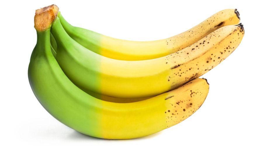 Različite boje banana koje pokazuju različite razine zrenja i prednosti