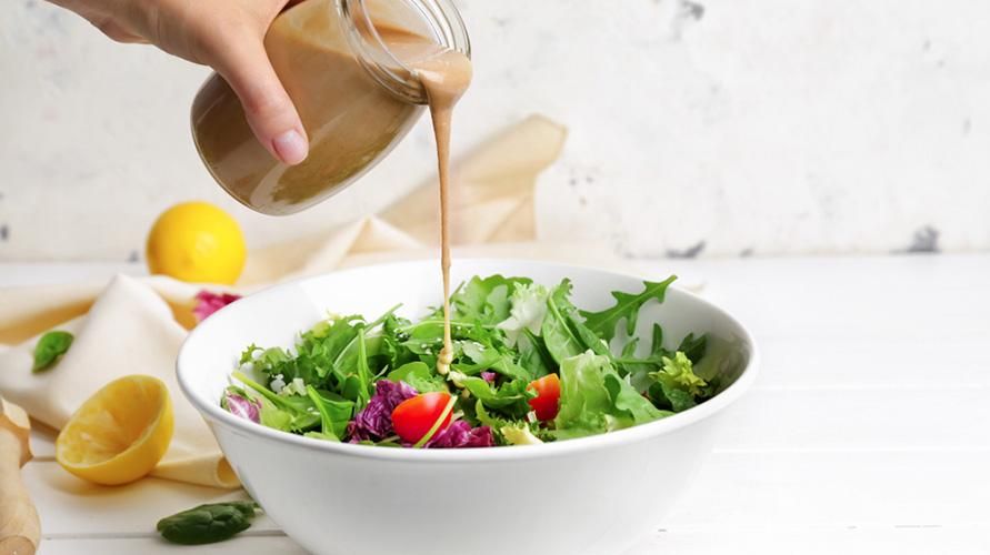 Aderezos para ensaladas saludables para las dietas que debe probar