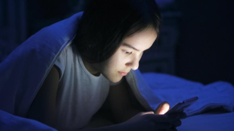 6 dangers de jouer à HP avant de dormir dont vous devez vous méfier