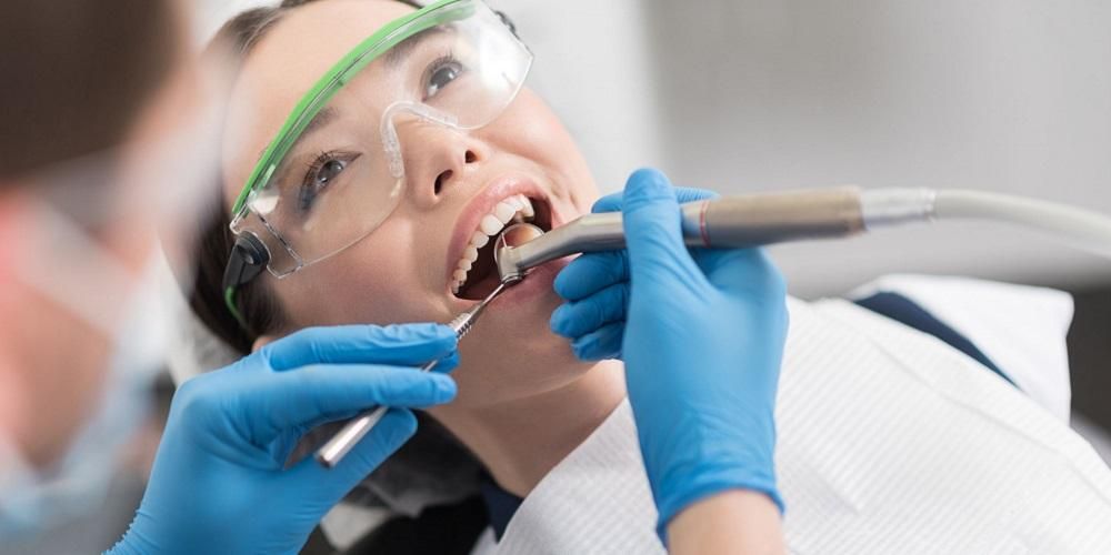Het proces van het vullen van tanden leren kennen, van het type tot de kosten