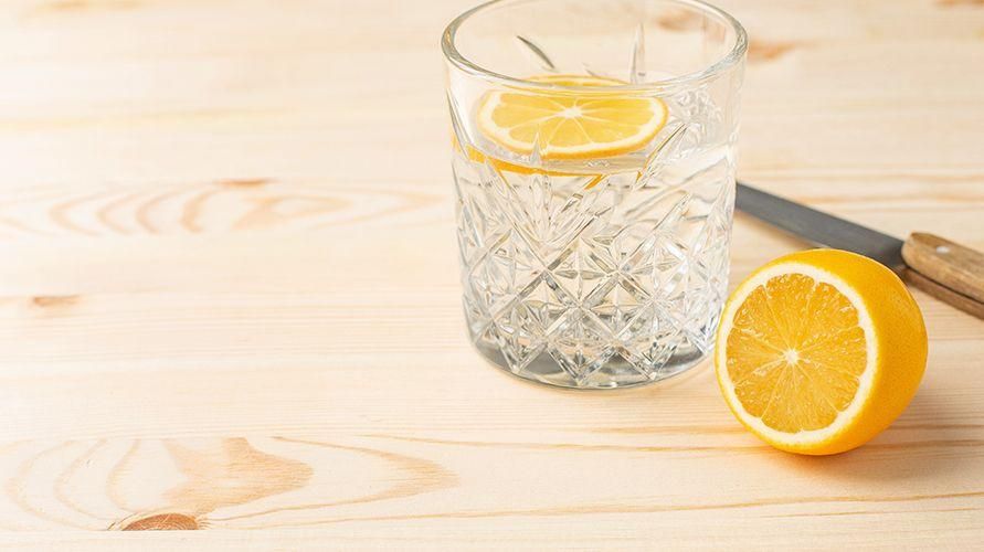 Er zijn zoveel gezondheidsvoordelen van warm citroenwater, wat zijn dat?