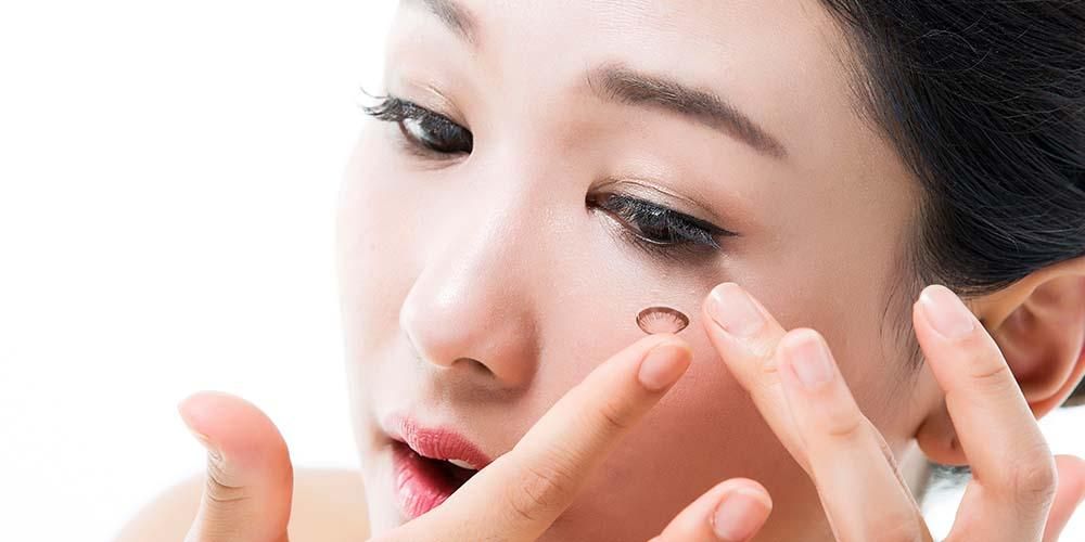 Kako koristiti ispravne kontaktne leće kako ne bi bile bolne i nadražene za početnike